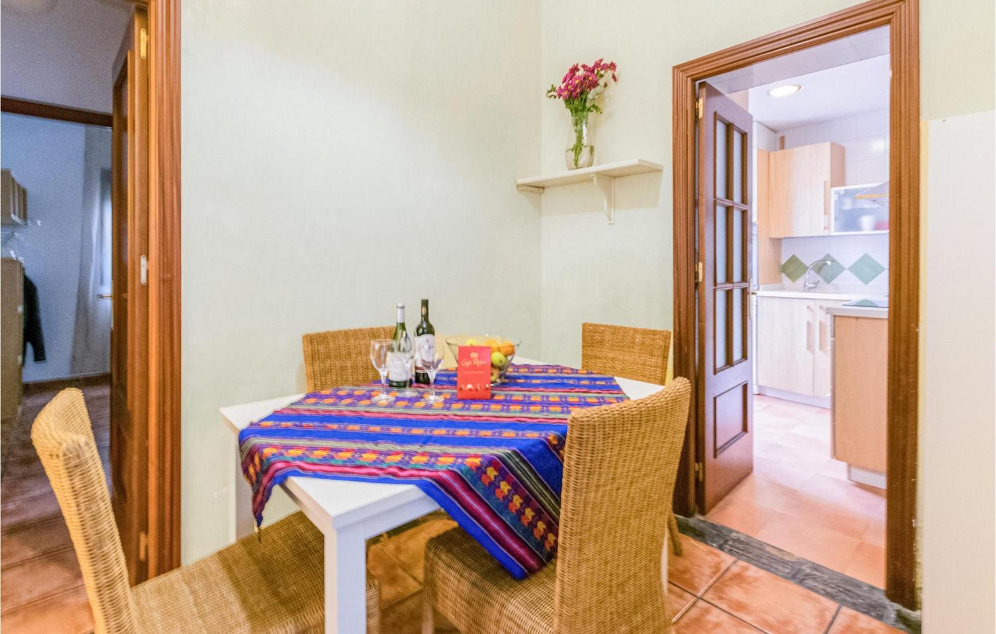 Lovely Apartment In Cordoba With Kitchen Екстер'єр фото